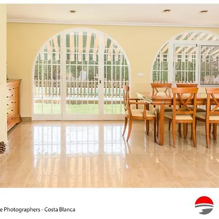 Beautiful 3 Bed *