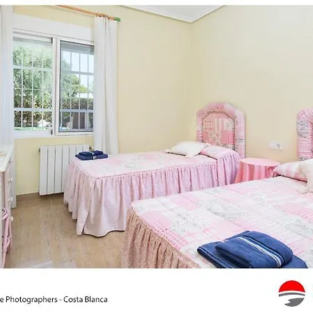 Beautiful 3 Bed Σπίτι διακοπών